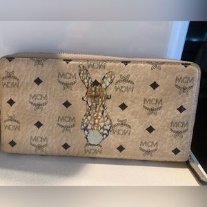🐰 MCM Visetos bunny zip wallet